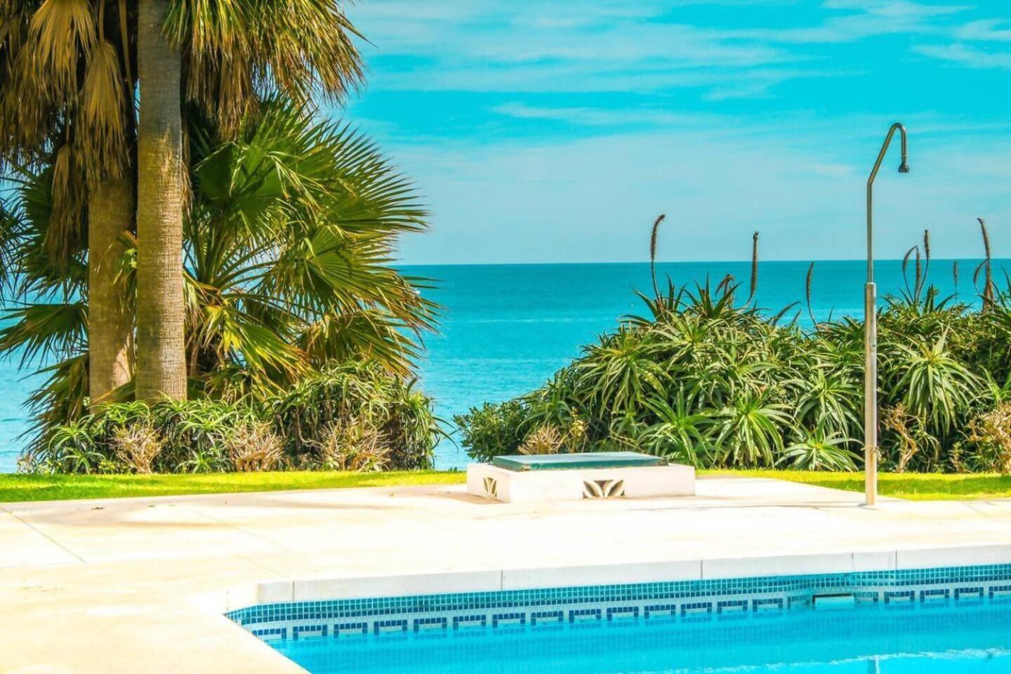 Stunning Apartment 50 Meters From The Sea Benalmádena Exterior photo