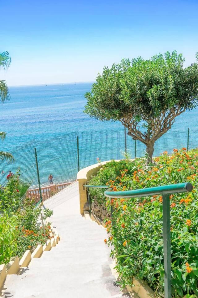 Stunning Apartment 50 Meters From The Sea Benalmádena Exterior photo