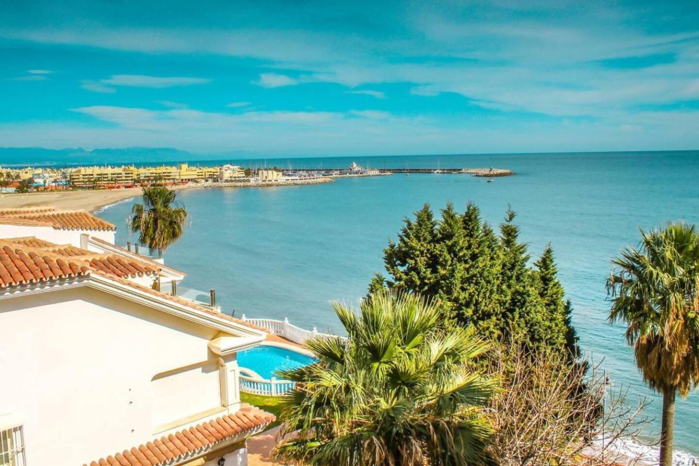 Stunning Apartment 50 Meters From The Sea Benalmádena Exterior photo