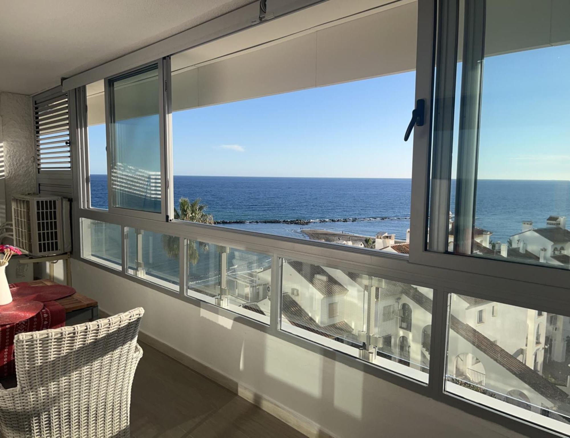 Stunning Apartment 50 Meters From The Sea Benalmádena Exterior photo
